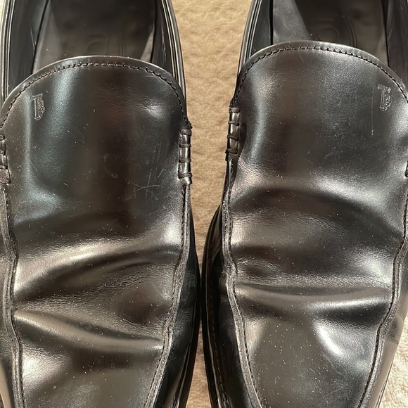 TOD’S Black Leather Slip On Loafers Unisex main image 7
